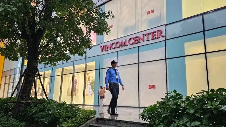 Vincom Center Commercial Area Security Service is performed by PMV-Security