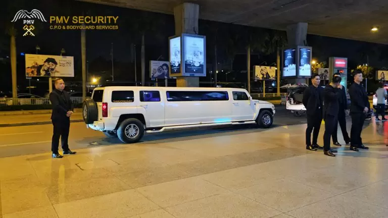 PMV bodyguards are welcoming clients at Tan Son Nhat International Airport. This is part of PMV’s bodyguard management and operation activities.